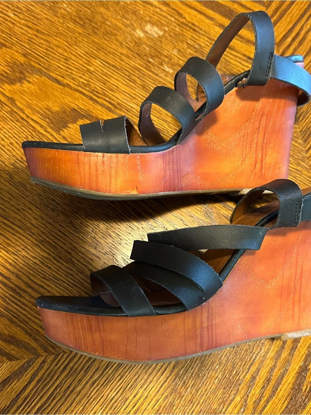 Lucky Brand Women’s Black Wedge Sandals